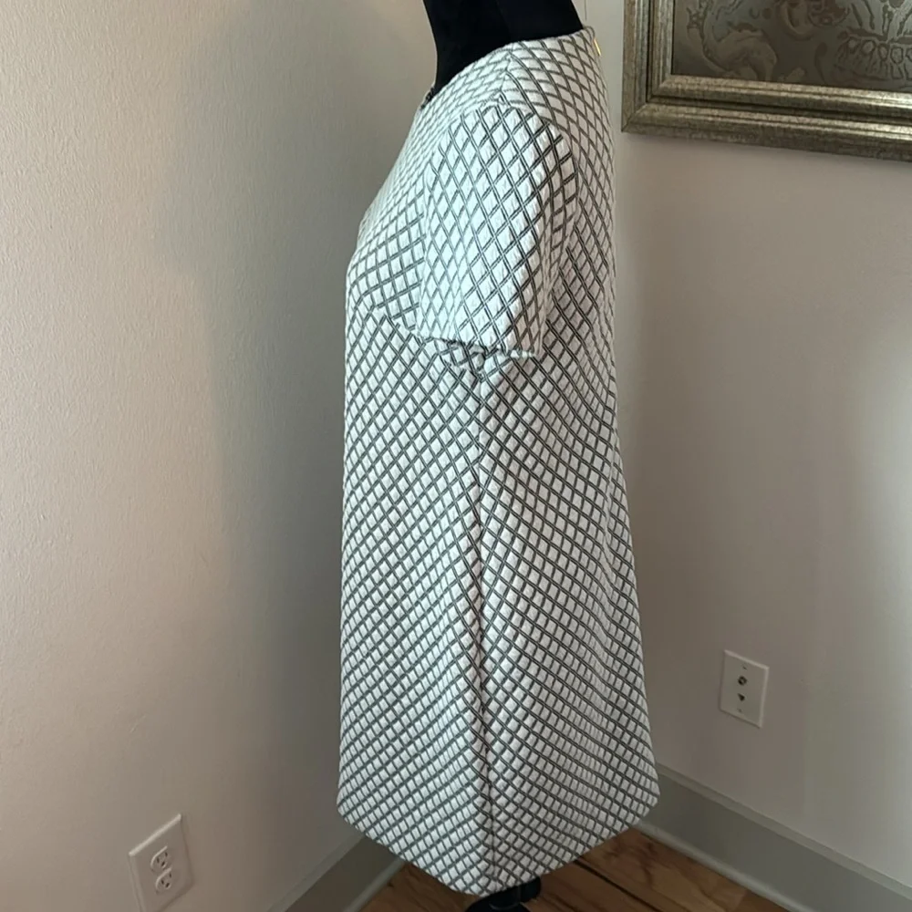 Calvin Klein lightly quilted White House geometric shift dress Sz 8‎